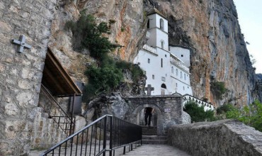 MANASTIRI TVRDOŠ, ZAVALA , OSTROG I ČAJNIČE SA POSJETOM PODGORICI